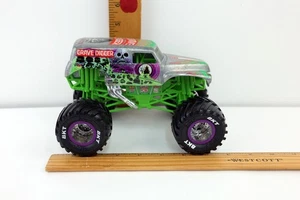 Grave Digger Monster Jam Monster Truck - 1:24 Scale Spin Master SILVER Edition - Picture 1 of 5