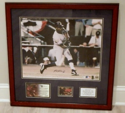 Alfonso Soriano AUTOGRAPH PHOTO IN DISPLAY DOUBLE COA JSA D08221 GAI  # GV223496 - Image 1 of 4