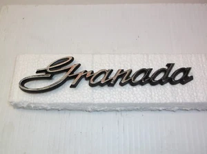 NOS unpackaged Granada emblem D5DB-16B114-AA - Imagen 1 de 6
