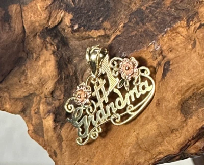 Colgante de oro amarillo de 10 quilates #1 abuela 1,52 g oro rosa flores encanto Foto 1 de 4