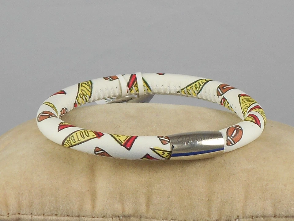 Brazalete de cuero con estampado de fútbol americano Brighton Silvertone Woodstock Team Spirit mediano Foto 1 de 1