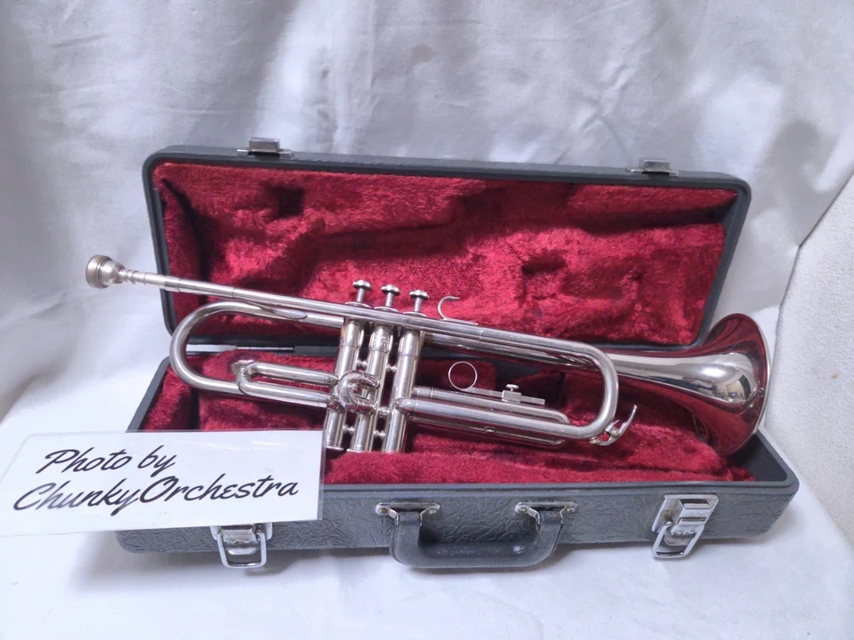 Yamaha YTR-136 tromba nichel finitura argento pistoni lisci tutte le... - Immagine 1 di 4