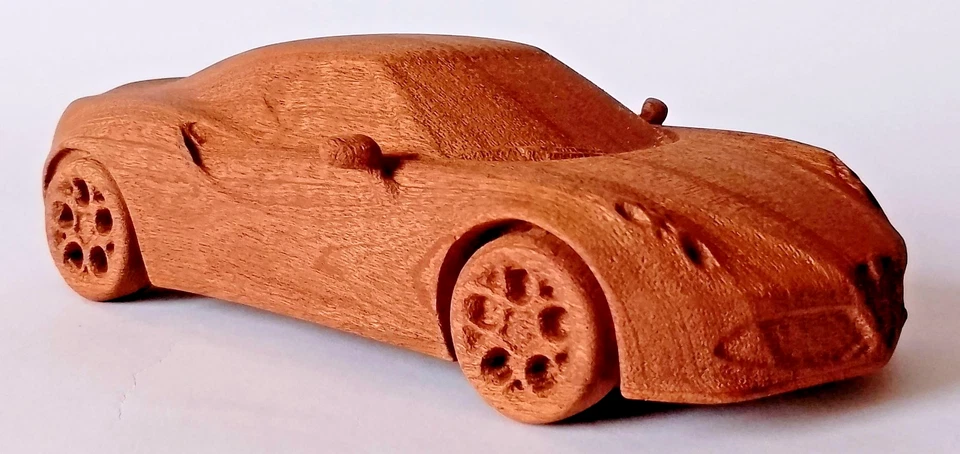 Modello Auto in Legno 1:16 – Ispirato ad Alfa Romeo 4C Regalo per Collezionisti - Immagine 1 di 4