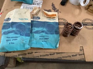 Lot of 4, Nos Ford Tractor EAA-6513-A Valve Springs - Picture 1 of 4