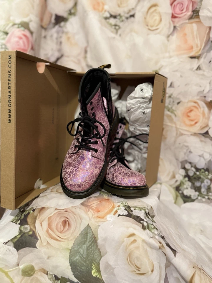 儿童粉色踝靴,Doc Martens Air Wair 回到学校黑色系带,拉链 — 第 1/4 张图片