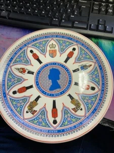 Wedgwood Royal Silver Jubilee 1952-1977 Commemorative 10" Plate - Picture 1 of 4