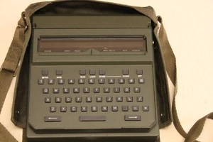 RACAL MA-4248 MEROD Dispositif de saisie et de lecture de messages AVEC CÂBLES ET POCHETTE NEUF - Photo 1 sur 23