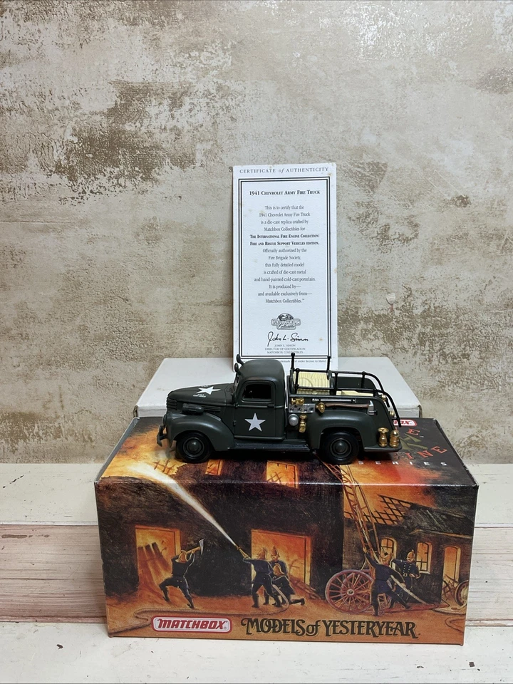 MATCHBOX Collectable #YYM35189 CHEVROLET ARMY FIRE TRUCK 1941, 1.43 Scale - Image 1 of 4