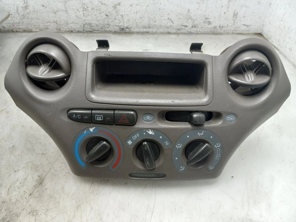 00 01 02 03 04 05 TOYOTA ECHO CONTROL DE TEMPERATURA CON AC Foto 1 de 4