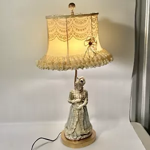 Vintage viktorianische Dame Figurenlampe atemberaubender Spitzenlampenschirm - Bild 1 von 24