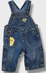 Mono Winnie The Pooh 6 Meses Azul Denim Genuino Niños Por Oshkosh *reciclado - Imagen 1 de 6