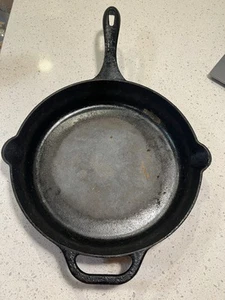 Victoria Cast Iron 12” Skillet Large Frying Pan With Helper Handle - Picture 1 of 3