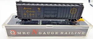MRC N Scale No.7045 Atlantic Coast Line 50' Plug Door Boxcar. - Picture 1 of 6