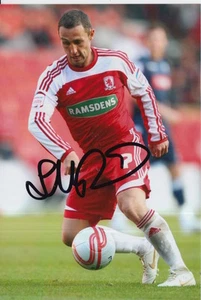 FOTO 3 3 DE MIDDLESBROUGH FIRMADA A MANO POR SCOTT MCDONALD. - Imagen 1 de 1