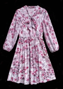 Damenkleid Größe 14 Plissee Polyester Vintage. - Bild 1 von 4