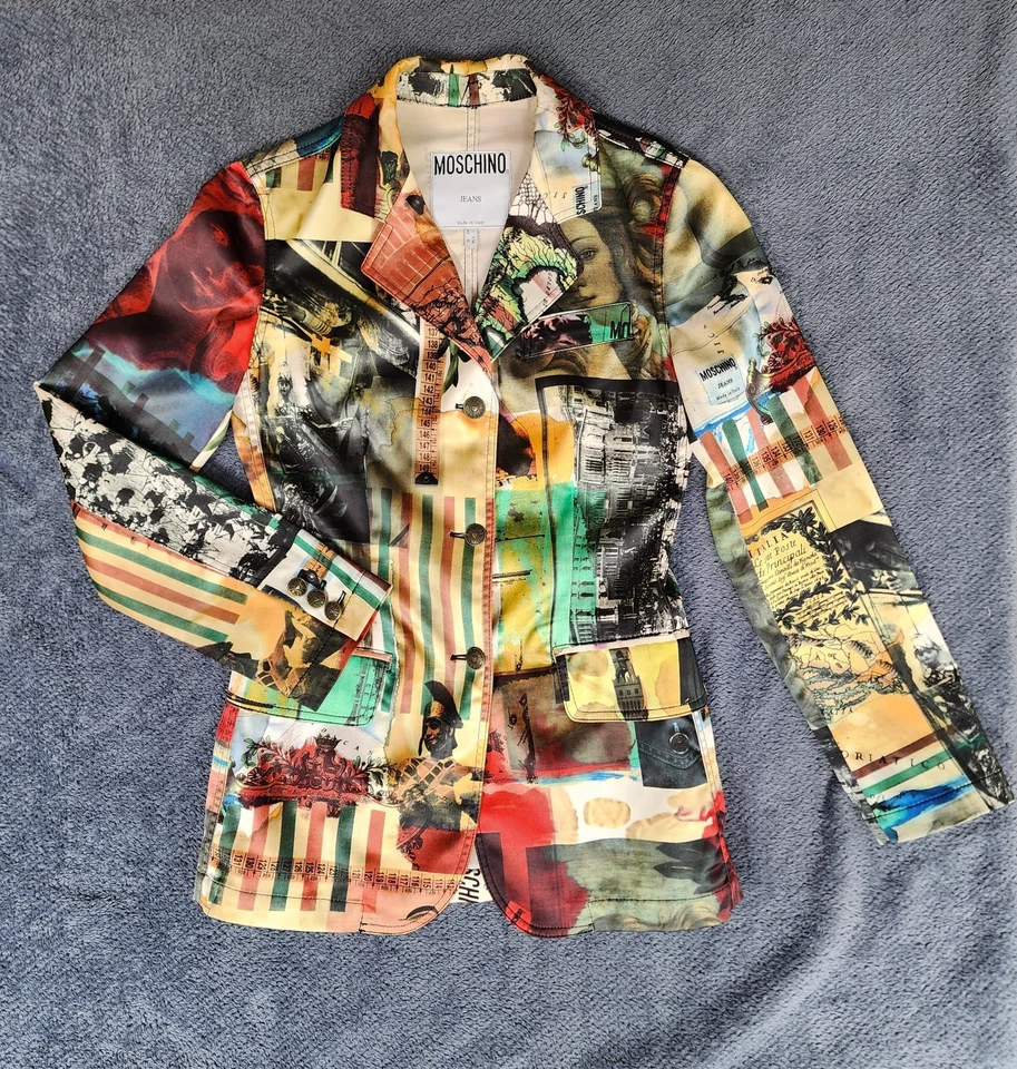 Chaqueta blazer Moschino Jeans años 90 (icónica impresión tributo italiano) Foto 1 de 4