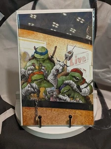 Teenage Mutant Ninja Turtles #1 Casey Parsons Virgin Variant NYCC 2023 IDW  - Bild 1 von 2