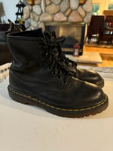 Dr. Martens Boots Size 5 - Picture 1 of 9