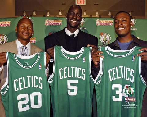 Kevin Garnett Boston Celtics Unsigned 2007 Press Conference Team Cover