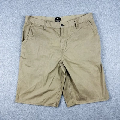 Pantalones Cortos Chinos DC Shoe Co EE. UU. Para Hombre Talla 34 Relajado Bronceado Patín Ropa de Calle Cremallera Mosca Foto 1 de 4