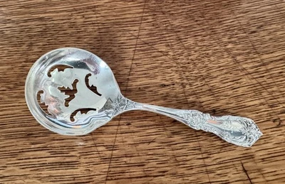 Cuchara para servir cubo de azúcar 4,5" REED BARTON BORGOÑA PLATA ESTERLINA 29 g Foto 1 de 4