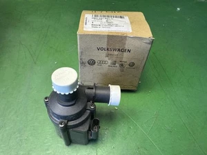 Pompa acqua AUDI A4 MK5 (B9) 2.0 TDI AUX elettrica 06H121601N OEM nuova - Foto 1 di 2