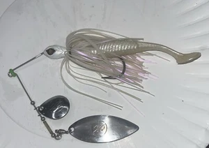 Googan Squad Zinger 3/8oz Köder mit großem Madenschwanz zwei Klingen - Bild 1 von 6