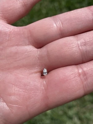 Anillo con forma de pera nariz de diamante genuino de 3 mm oro amarillo de 14 k 20 g Foto 1 de 2