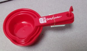 Vintage Betty Crocker Red Nesting Measuring Cups Hanging 4 Cups - Picture 1 of 5