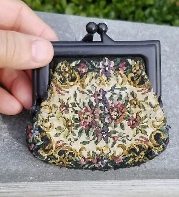 VTG SMALL VICTORIAN TAPESTRY FABRIC CHANGE~COIN~PURSE W/KISS SNAP CLOSURE 3.75" - Image 1 of 4