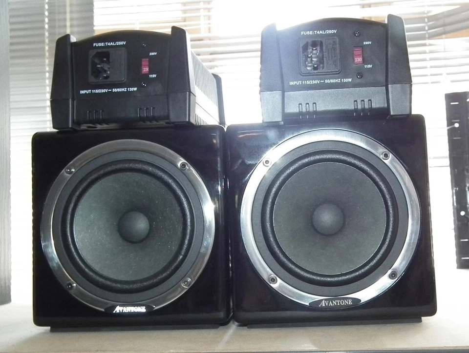 Avantone MixCube Active black  Paar - Bild 1 von 1