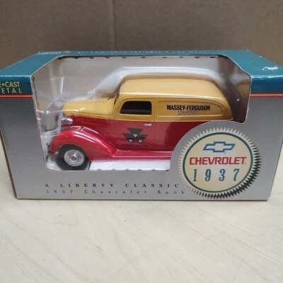 Chevrolet Bank #15003 SpecCast Liberty Classic Massey Ferguson 1937 nuevo en caja Foto 1 de 4