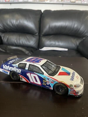 Racing Champions 2003 Johnny Benson #10 Valvoline Eagle One 1:24 Diecast - Image 1 of 4
