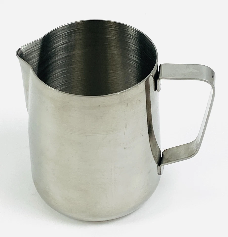 Jarra de espuma de acero inoxidable Update International de 5" x 4" café leche Foto 1 de 4