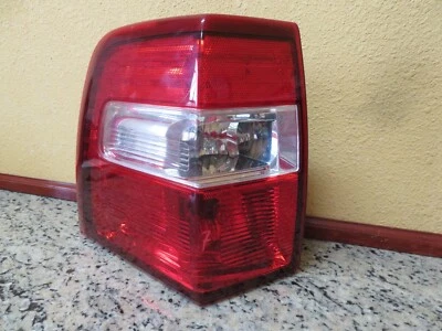 Luz trasera izquierda Ford Expedition 2007 2008 2009 2010 2011 2012 2013 2014 Foto 1 de 4