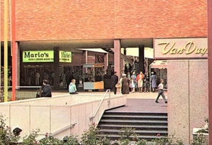 The Lloyd Center Postcard 1950's Portland Oregon Stores Van Duyn & Marios.. - Picture 1 of 3