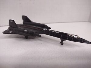 Lockheed SR-71 Blackbird Spy Plane Jet Aircraft Diecast Model by Maisto