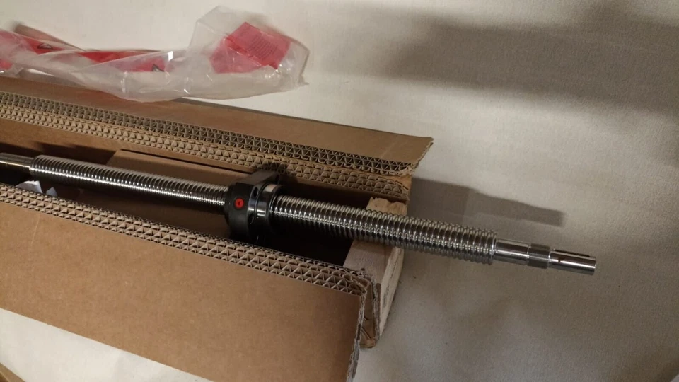 NEW REXROTH R15103G015  BALL SCREW SPINDLE - Image 1 of 4