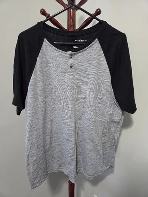 Urban Pipeline Soft Ultimate Henley Raglan Tee Y2K Heathered Gray Mens Size XXL - Image 1 of 2