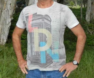 VINTAGE Burton Menswear London LDN Telephone Box Groovy Rocker T Shirt - Picture 1 of 2