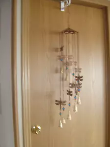 RARE! 36" METAL DRAGON FLY TRIANGLE SHAPED CHIMES AND GLASS BEADS WIND CHIMES - Picture 1 of 4