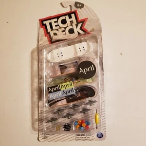 Tech Deck Ultra DLX "APRIL" 4er Pack Set Skateboards Mini Fingerboards Sammlerstück - Bild 1 von 3