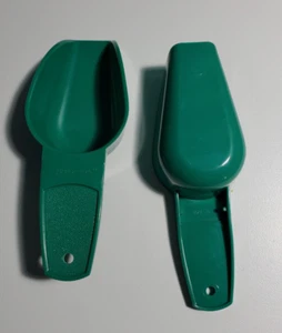Due Tupperware Cannister Scoops Alti Farina di Zucchero Caffè Verde Scuro Nuovo - Foto 1 di 1