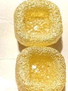 VTG Le Chic Plastic Buttons Yellow Pearly Raised Square Shank 1/2" 4 NEW - Picture 1 of 4