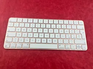 Apple Magic Keyboard A2450 Rose Italian w usb-c cable 2024 - Picture 1 of 2