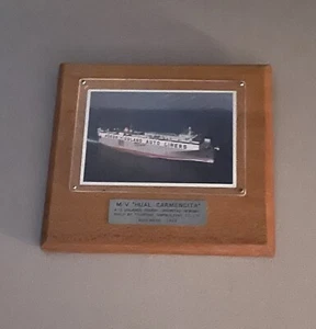 “M/V HUAL CARMENCITA" DELIVERY DATE WOODEN PLAQUE WITH PHOTO & BRASS PLATE. - Picture 1 of 12