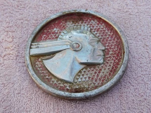 Guardabarros trasero Pontiac Chieftain 1953 emblema - Imagen 1 de 3