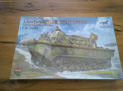 1/35 BRONCO LAND-WASSER-SCHLEPPER LWS MID PROD #CB35015 NEW PLASTIC MODEL KIT - Image 1 of 2