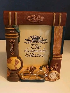 Vintage 90er Leonardo Collection 3D Resin Bilderrahmen 12 x 15 cm "In the Library" sehr guter Zustand - Bild 1 von 9