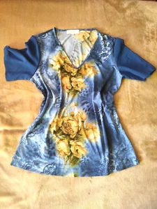 NEU Damen Sommer Shirt von Judith Williams Gr. 40 blau mit Blumen Kurzarm - Bild 1 von 2